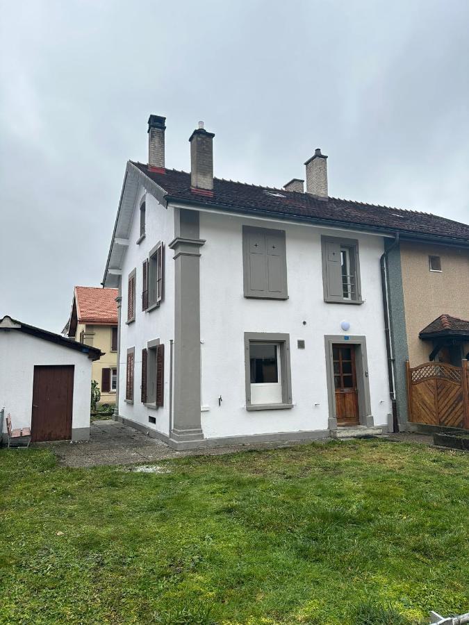Villa Charmante Maison Mitoyenne Broc Exterior foto